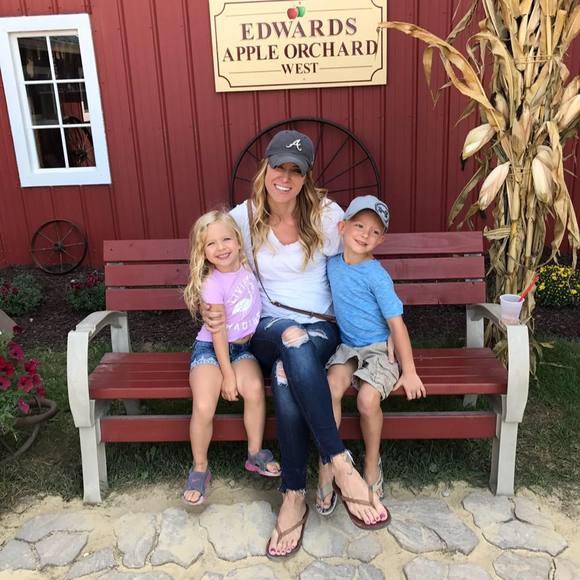 Meet your Posher, Erin - Picture 1 of 1